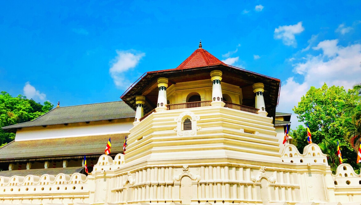 Kandy and Pinnawala 2 Days Tour